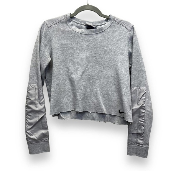 Nike Gray Cropped Crew Neck Raw Hem Sweatshirt Size M - Picture 1 of 8